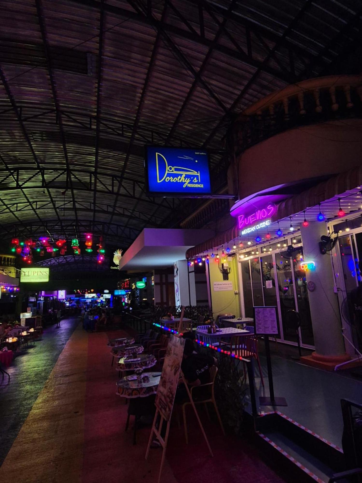 Dorothys Hotel Pattaya Ngoại thất bức ảnh
